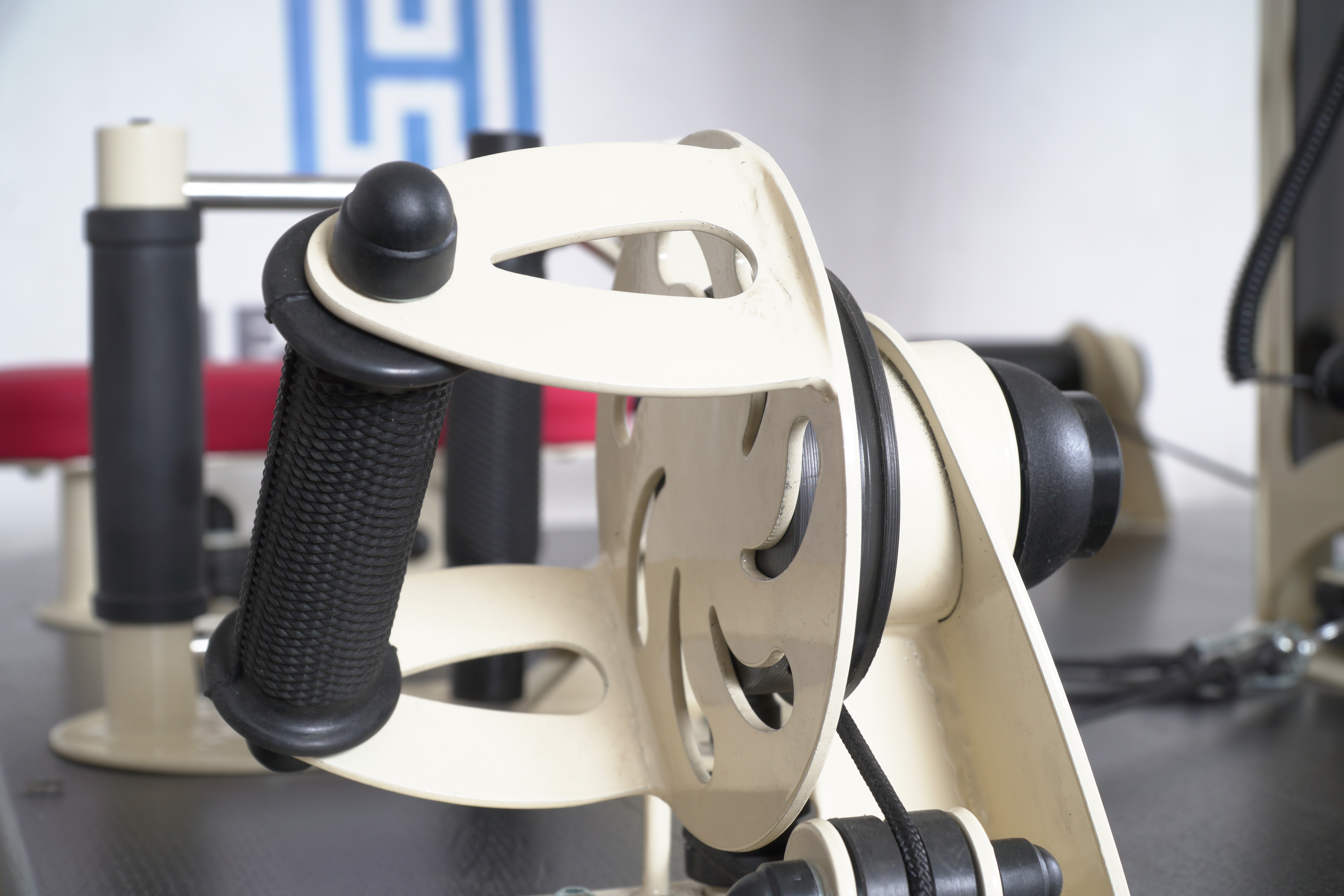 картинка Многофункциональный стол для разработки мелкой моторики рук  от производителя реабилитационного оборудования и ЛФК